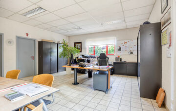 Industrieel gebouw te koop in Dilsen-Stokkem Lanklaar